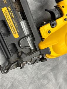 Dewalt pneumatic finish discount nailer